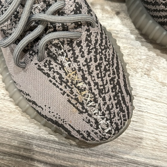 Adidas Yeezy 350 V2 Beluga 2.0 - size 5.5US - Picture 10 of 11